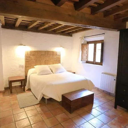 Rurales Casa De Los Escudos Apartment *