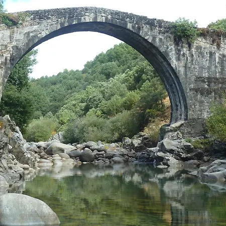 Apartamento Rurales Casa De Escudos *